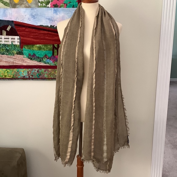 Beautiful Chelsey by Joseph scarf wrap in olive hues - Picture 7 of 11